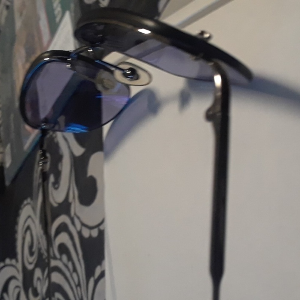 Tommy Hilfiger sunglasses - Picture 5 of 6